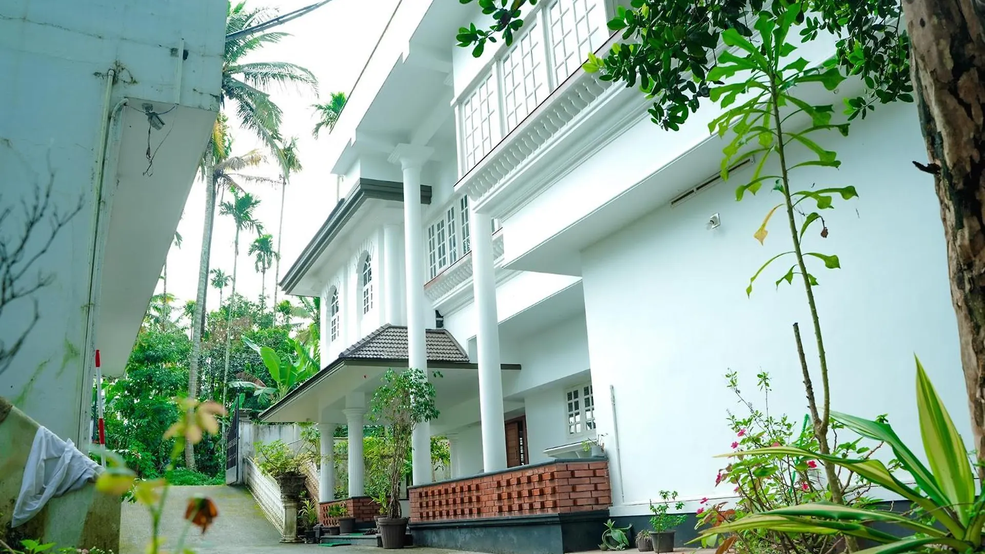Bougain Villa Service Villa Wayanad